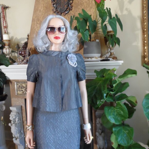 New Moschino CheapandChic Dark Gray Textured Silk Skirt Suit w/Back Bow Size 6 - Picture 5 of 16